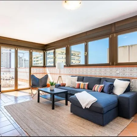 Penthouse, Near Beach, Fuengirola, Free Parking Lägenhet